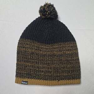 Fayettechill knit pom-pom beanie